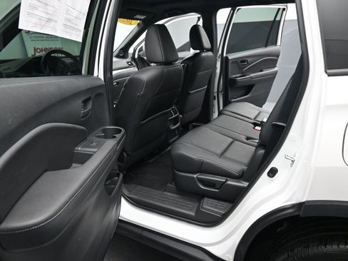 Used 2023 Honda Passport EX-L image 16