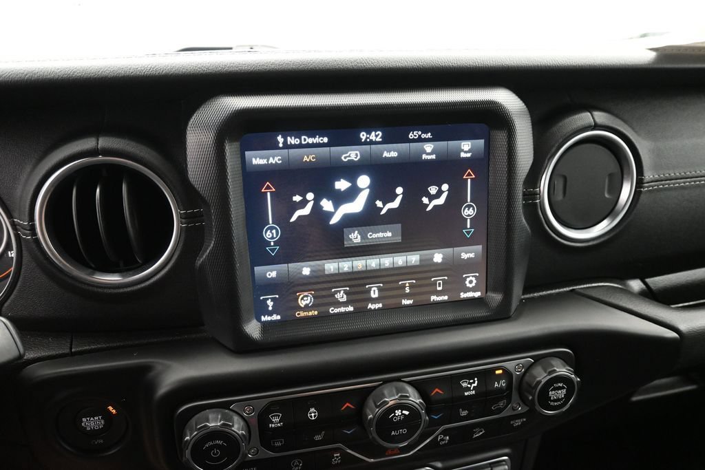 Used 2020 Jeep Wrangler Unlimited Sahara AWD/4WD image 16