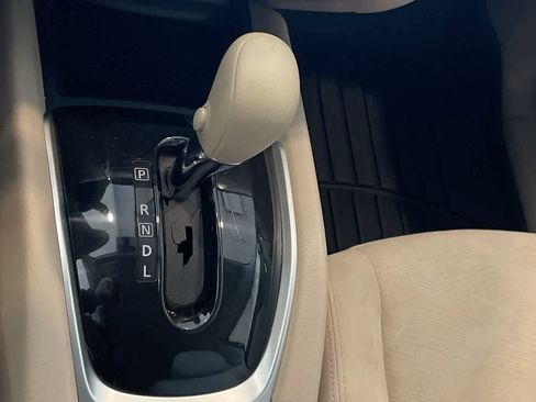 Used 2015 Nissan Rogue SV w/ SV Premium Package image 20