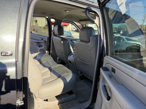 Used 2004 GMC Yukon XL SLT w/ Preferred Equipment Group image 21