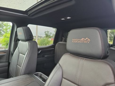 Used 2025 Chevrolet Silverado 1500 High Country w/ High Country Premium Package AWD/4WD image 20