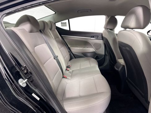 Used 2020 Hyundai Elantra SE image 25