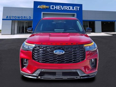 Used 2025 Ford Explorer ST-Line image 2