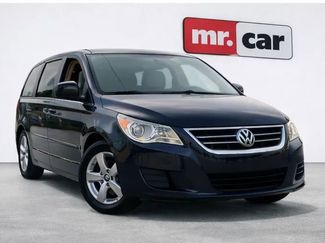 Used 2010 Volkswagen Routan SEL video 1