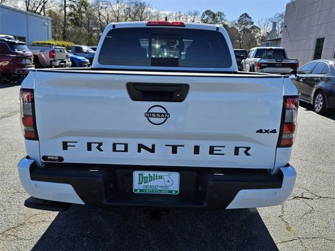 New 2026 Nissan Frontier SV image 7