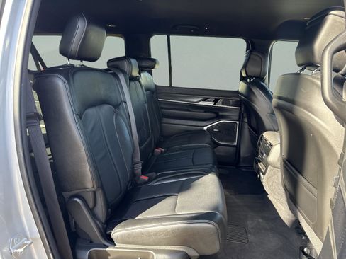 Used 2024 Jeep Wagoneer L Series II w/ Flexible Seating Group image 36