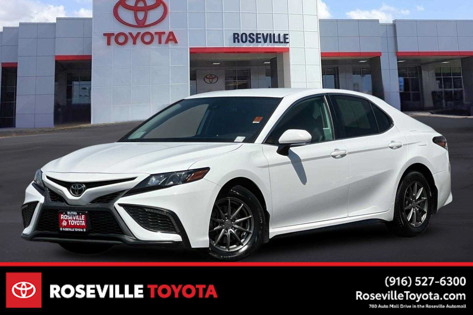 Used 2022 Toyota Camry SE FWD image 1