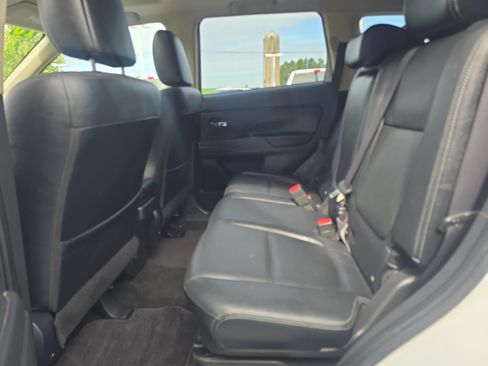 Used 2015 Mitsubishi Outlander GT AWD/4WD image 19