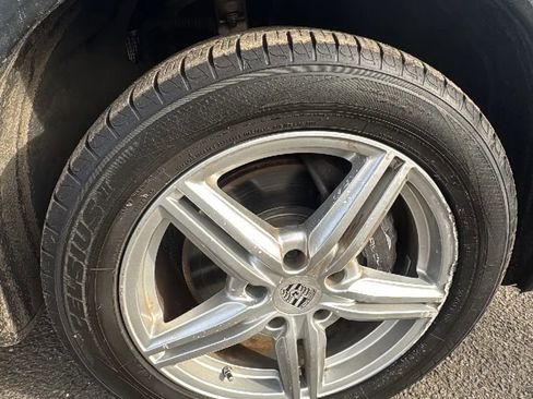 Used 2016 Porsche Cayenne image 21