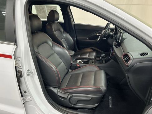 Used 2018 Hyundai Elantra GT Sport FWD image 22