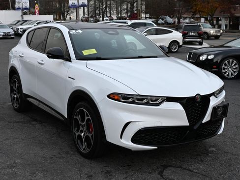 Used 2024 Alfa Romeo Tonale Veloce w/ Active Assist Package AWD/4WD image 5