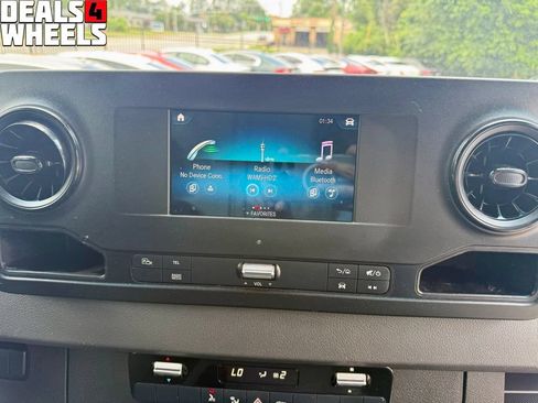 Used 2021 Mercedes-Benz Sprinter 2500 w/ Premium Package image 25