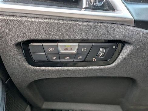 Certified 2025 BMW 330i Sedan w/ M Sport Package RWD image 16