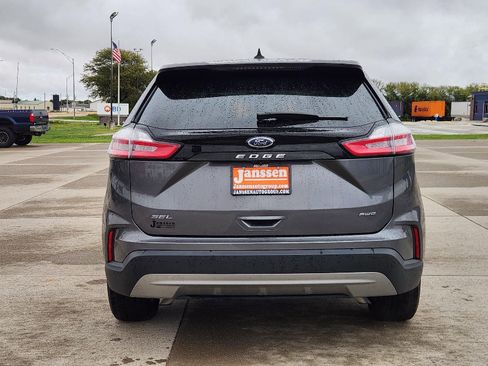 Used 2024 Ford Edge SEL image 7