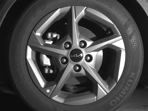 Used 2025 Kia K4 LXS image 12