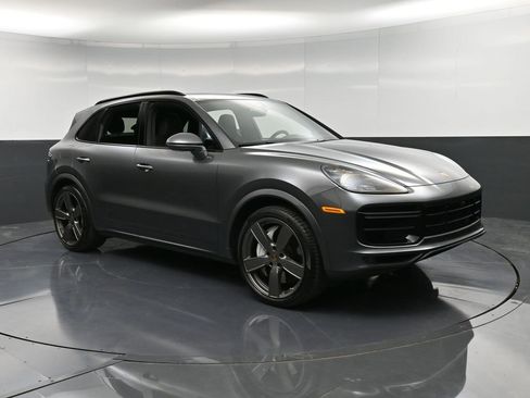 Certified 2021 Porsche Cayenne Turbo image 10