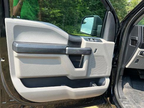 Used 2017 Ford F150 XL w/ Equipment Group 101A Mid image 8