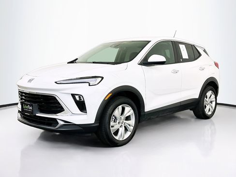 Used 2025 Buick Encore GX Preferred image 3