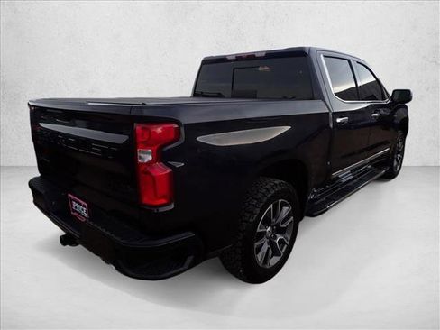 Used 2022 Chevrolet Silverado 1500 High Country w/ High Country Premium Package image 4