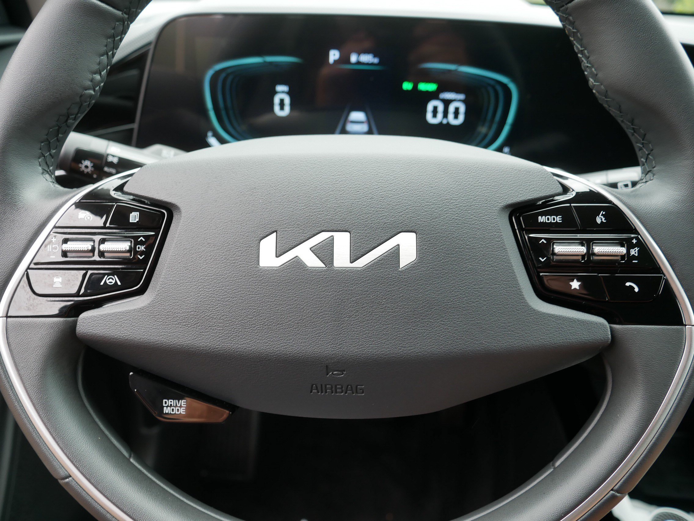Used 2025 Kia Niro EX FWD image 25