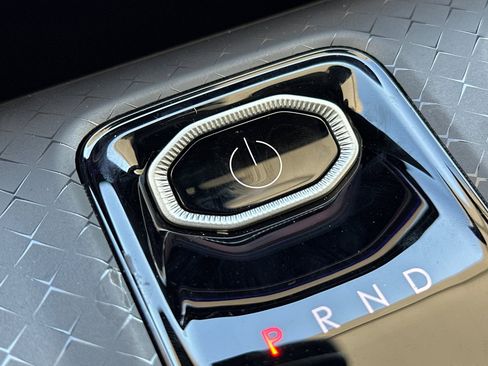 New 2025 Jeep Wagoneer S Limited image 24