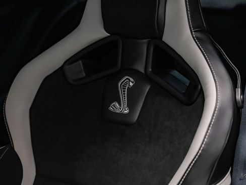 Used 2021 Ford Mustang Shelby GT500 w/ Carbon Fiber Track Pack image 50