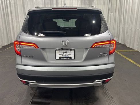 Used 2019 Honda Pilot Touring image 4