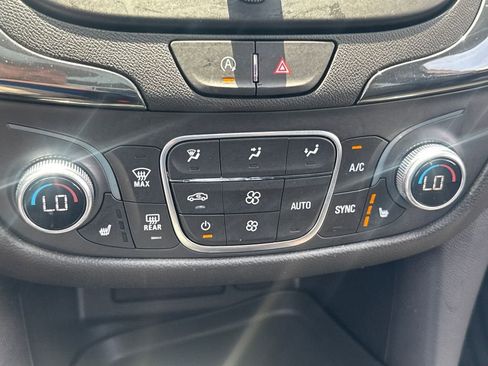 Used 2024 Chevrolet Equinox RS w/ RS Leather Package AWD/4WD image 21
