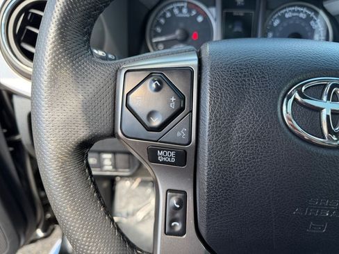 Used 2021 Toyota Tacoma Limited AWD/4WD image 15