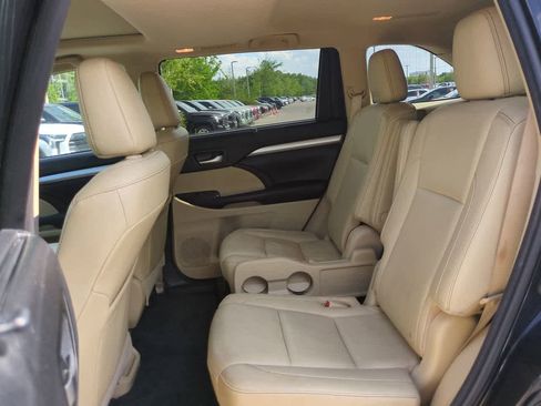 Certified 2016 Toyota Highlander XLE FWD image 14