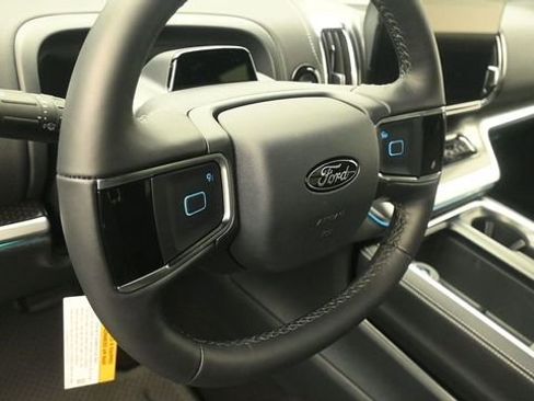 New 2026 Ford Expedition Platinum w/ Stealth Appearance Package AWD/4WD image 16