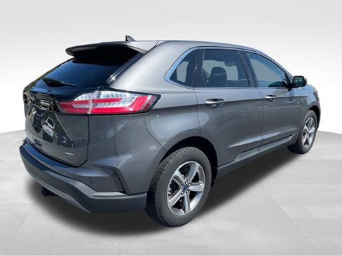 Used 2022 Ford Edge SEL w/ Convenience Package image 3