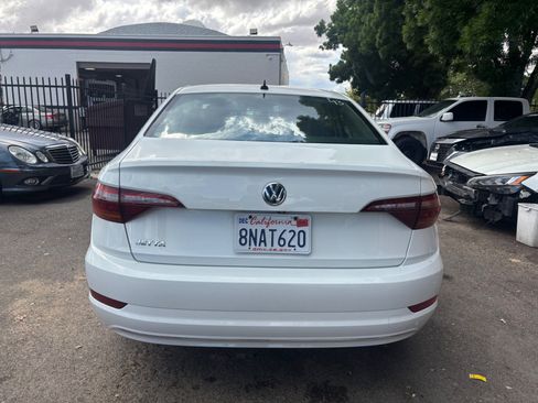 Used 2019 Volkswagen Jetta SE FWD image 5