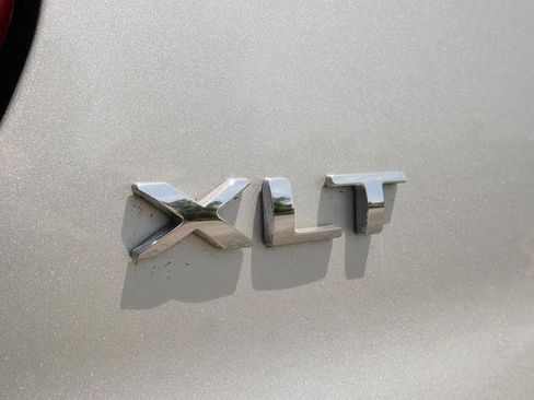 Used 2019 Ford Explorer XLT FWD image 40