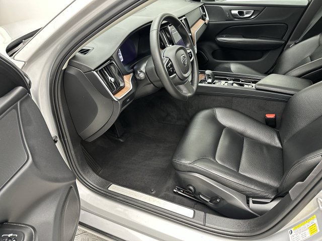 Certified 2024 Volvo S60 B5 Plus AWD/4WD image 11