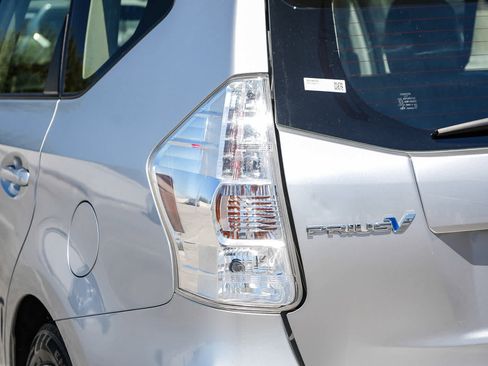 Used 2013 Toyota Prius V Three FWD image 10