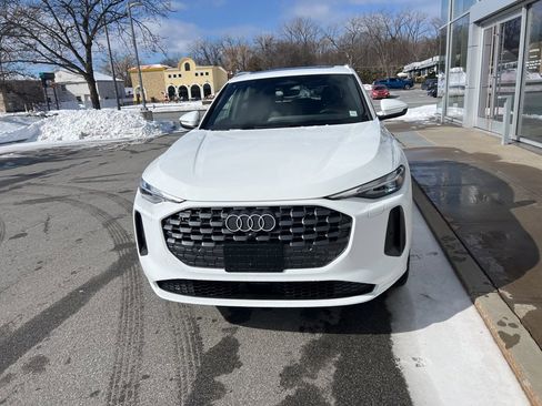 Used 2025 Audi Q5 Premium w/ Convenience Package image 53