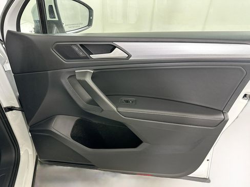 Used 2024 Volkswagen Tiguan S image 31