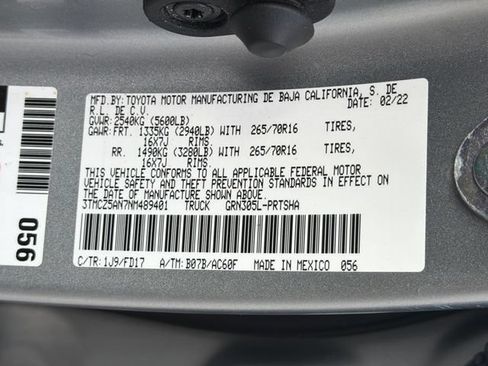 Used 2022 Toyota Tacoma TRD Off-Road w/ Technology Package AWD/4WD image 33