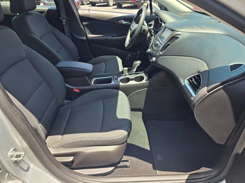 Used 2016 Chevrolet Cruze LT w/ Convenience Package FWD image 12
