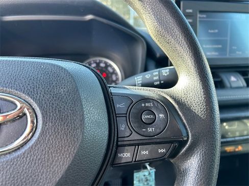 Used 2022 Toyota RAV4 LE image 13