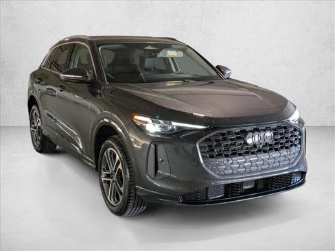 Certified 2025 Audi Q5 Premium Plus w/ Premium Plus image 3