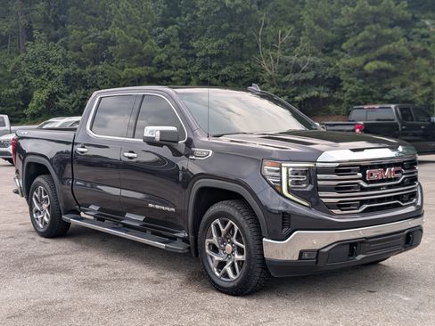 Used 2022 GMC Sierra 1500 SLT w/ SLT Premium Plus Package AWD/4WD image 11
