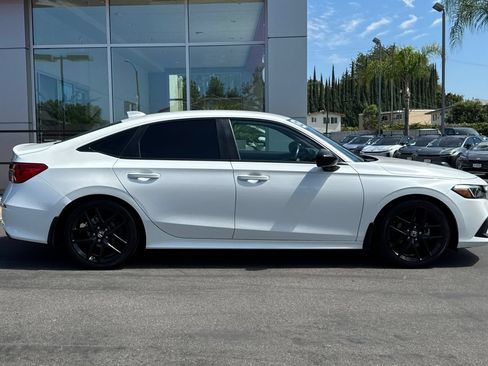 Used 2023 Honda Civic Sport image 4