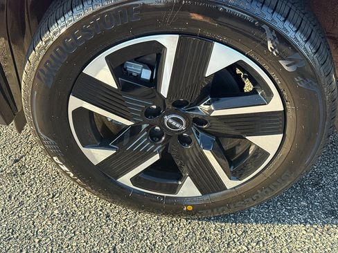 New 2026 Nissan Kicks SV w/ Cold Weather Package AWD/4WD image 9