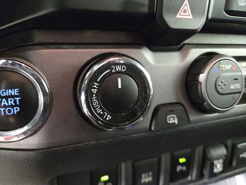 Used 2021 Toyota Tacoma TRD Off-Road w/ TRD Premium Off Road Package image 27