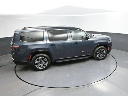 Used 2024 Jeep Wagoneer Series II w/ Flexible Seating Group AWD/4WD image 30