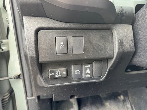 Used 2022 Toyota Tacoma TRD Off-Road w/ Technology Package image 32