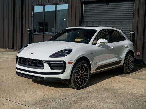 New 2026 Porsche Macan image 8