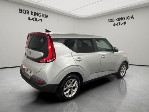 Used 2020 Kia Soul S FWD image 5